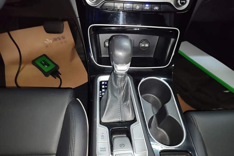 Used Hyundai Tucson 2019 280TGDi Dual-Clutch Two-Wheel Drive Fashion Edition China VI Standard Gear Lever