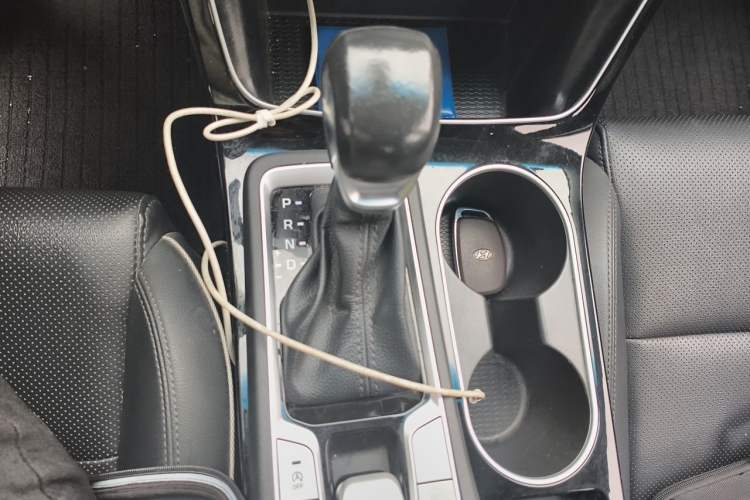 Used Hyundai Tucson 2019 280TGDi Dual-Clutch Two-Wheel Drive Fashion Edition China V Standard Gear Lever