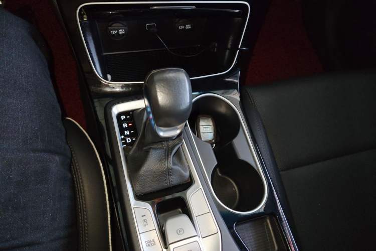 Used Hyundai Tucson 2019 280TGDi Dual-Clutch Two-Wheel Drive Fashion Edition China VI Standard Gear Lever