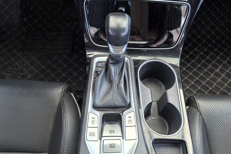 Used Hyundai Tucson 2019 280TGDi Dual-Clutch Two-Wheel Drive Smart Connect Version China VI Gear Lever