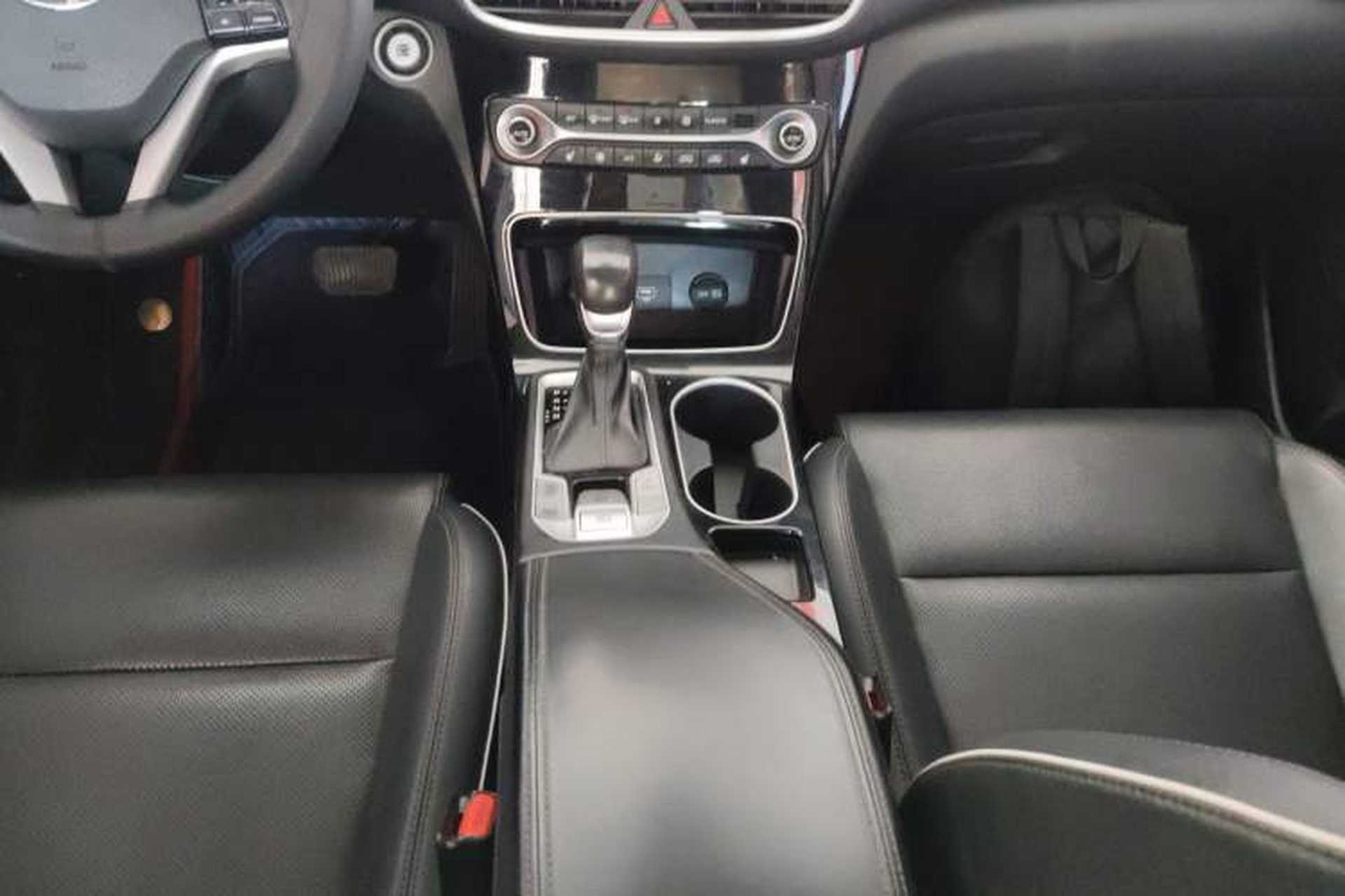 Used Hyundai Tucson 2019 280TGDi Dual-Clutch Two-Wheel Drive Smart Connect Version China VI Gear Lever