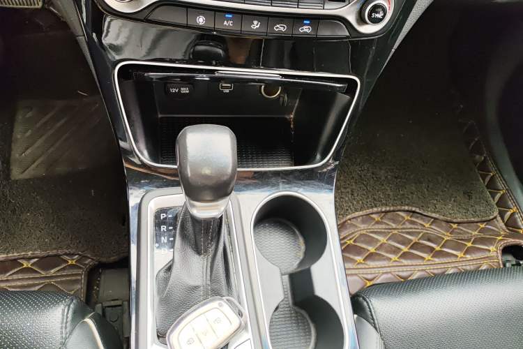 Used Hyundai Tucson 2019 280TGDi Dual-Clutch Two-Wheel Drive Luxury Edition China V Standard Gear Lever