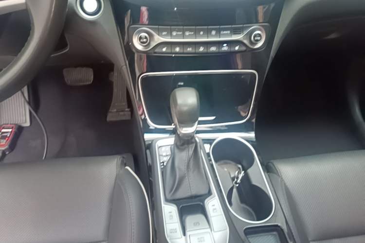 Used Hyundai Tucson 2019 280TGDi Dual-Clutch Two-Wheel Drive Smart Connect Version China V Standard Gear Lever