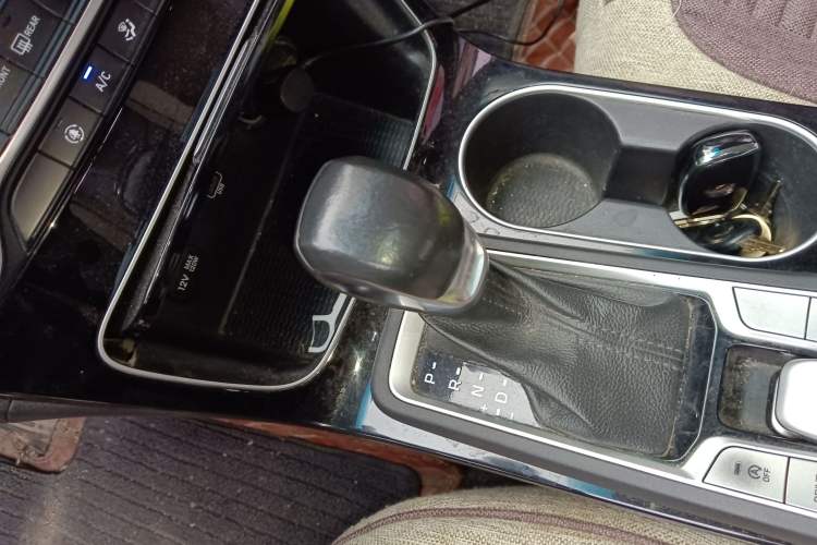 Used Hyundai Tucson 2019 280TGDi Dual-Clutch Two-Wheel Drive Fashion Edition China VI Standard Gear Lever