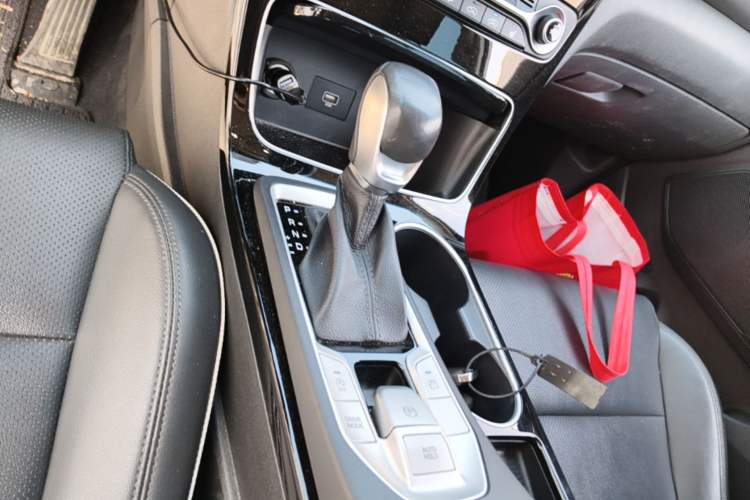 Used Hyundai Tucson 2019 280TGDi Dual-Clutch Two-Wheel Drive Smart Connect Version China V Standard Gear Lever