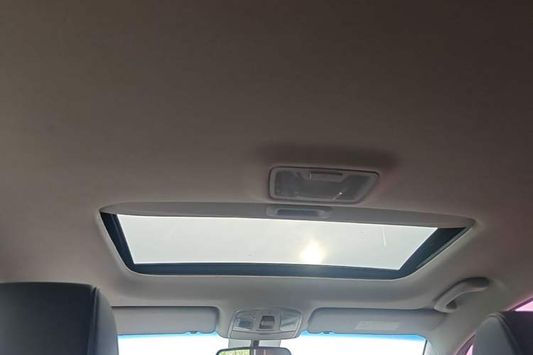 Used Hyundai Tucson 2019 280TGDi Dual-Clutch Two-Wheel Drive Smart Connect Version China V Standard Headliner