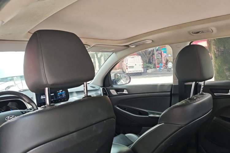 Used Hyundai Tucson 2019 280TGDi Dual-Clutch Two-Wheel Drive Fashion Edition China VI Standard Headliner