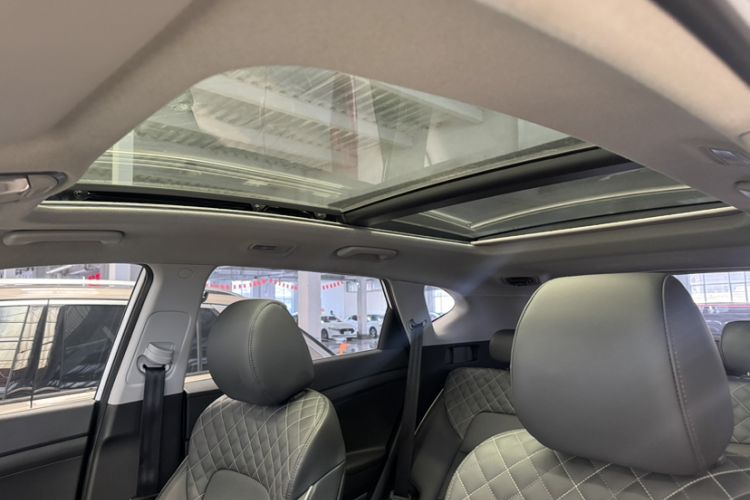 Used Hyundai Tucson 2019 280TGDi Dual-Clutch Two-Wheel Drive Fashion Edition China VI Standard Headliner