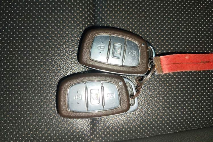 Used Hyundai Tucson 2019 280TGDi Dual-Clutch Two-Wheel Drive Fashion Edition China VI Standard Interior 1