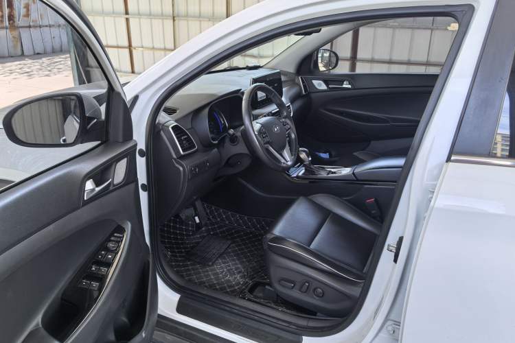 Used Hyundai Tucson 2019 280TGDi Dual-Clutch Two-Wheel Drive Smart Connect Version China VI Interior 1