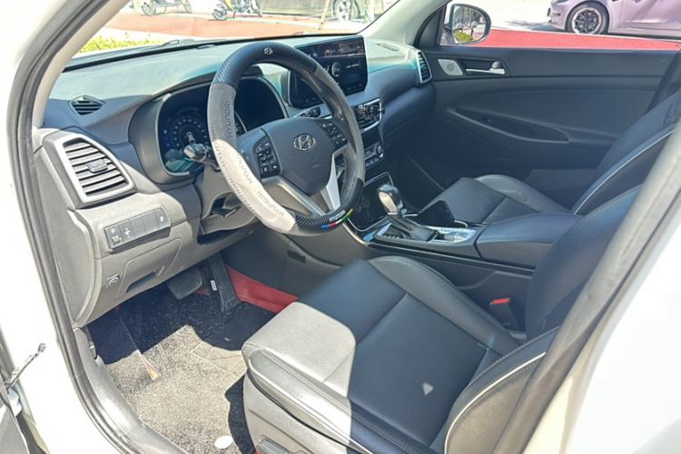 Used Hyundai Tucson 2019 280TGDi Dual-Clutch Two-Wheel Drive Smart Connect Version China VI Interior 1