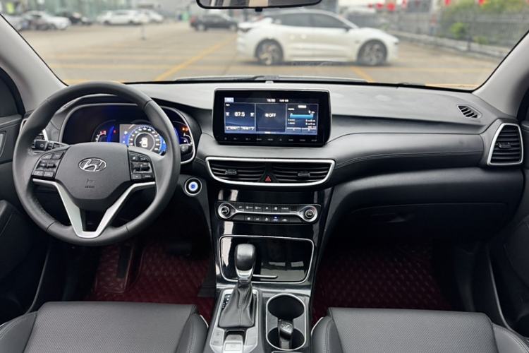 Used Hyundai Tucson 2019 280TGDi Dual-Clutch Two-Wheel Drive Fashion Edition China VI Standard Interior 1