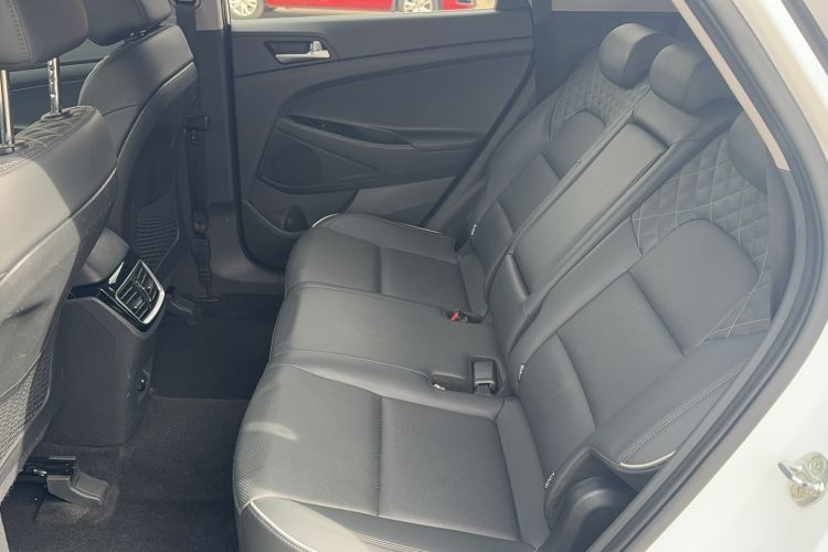 Used Hyundai Tucson 2019 280TGDi Dual-Clutch Two-Wheel Drive Fashion Edition China VI Standard Interior 1