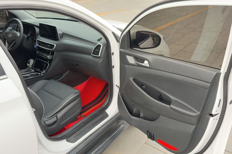 Used Hyundai Tucson 2019 280TGDi Dual-Clutch Two-Wheel Drive Fashion Edition China VI Standard Interior 2
