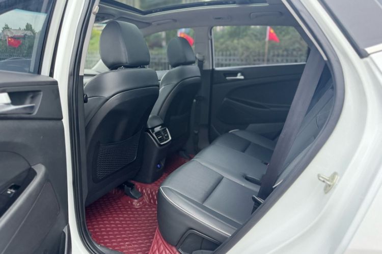 Used Hyundai Tucson 2019 280TGDi Dual-Clutch Two-Wheel Drive Fashion Edition China VI Standard Interior 2