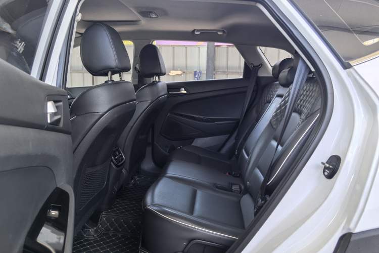Used Hyundai Tucson 2019 280TGDi Dual-Clutch Two-Wheel Drive Smart Connect Version China VI Interior 2