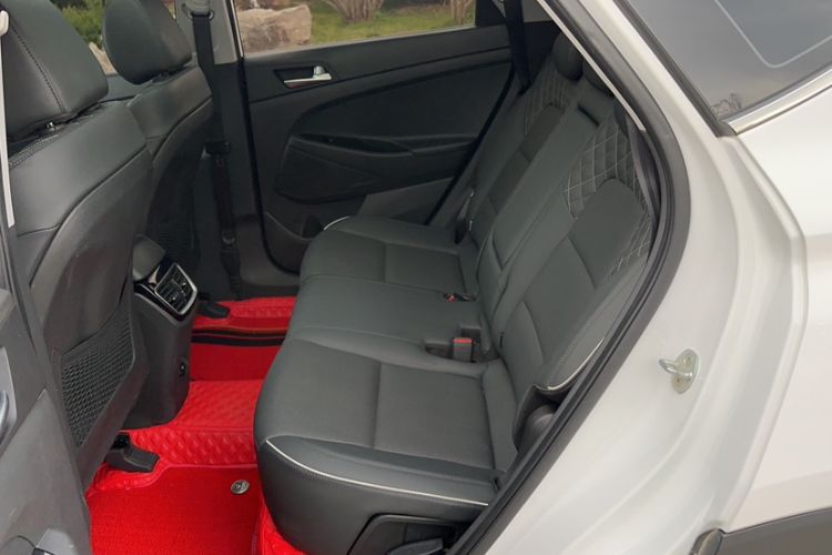Used Hyundai Tucson 2019 280TGDi Dual-Clutch Two-Wheel Drive Fashion Edition China VI Standard Interior 3