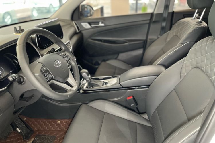 Used Hyundai Tucson 2019 280TGDi Dual-Clutch Two-Wheel Drive Fashion Edition China VI Standard Interior 3