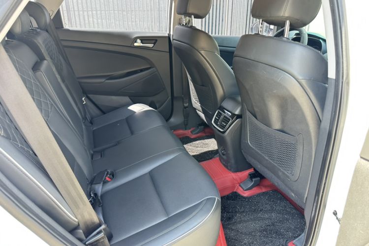 Used Hyundai Tucson 2019 280TGDi Dual-Clutch Two-Wheel Drive Smart Connect Version China VI Interior 3