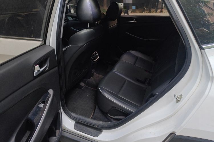 Used Hyundai Tucson 2019 280TGDi Dual-Clutch Two-Wheel Drive Fashion Edition China VI Standard Interior 4