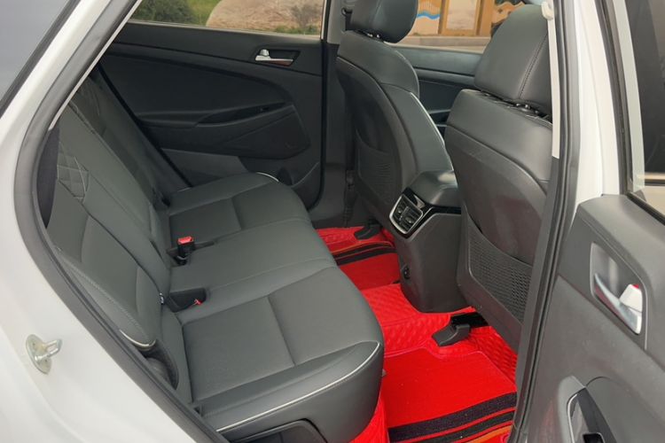 Used Hyundai Tucson 2019 280TGDi Dual-Clutch Two-Wheel Drive Fashion Edition China VI Standard Interior 4