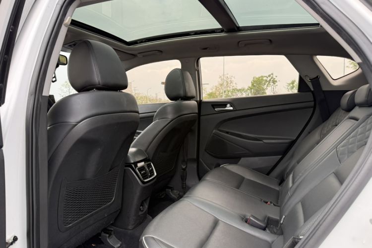 Used Hyundai Tucson 2019 280TGDi Dual-Clutch Two-Wheel Drive Fashion Edition China VI Standard Interior 4