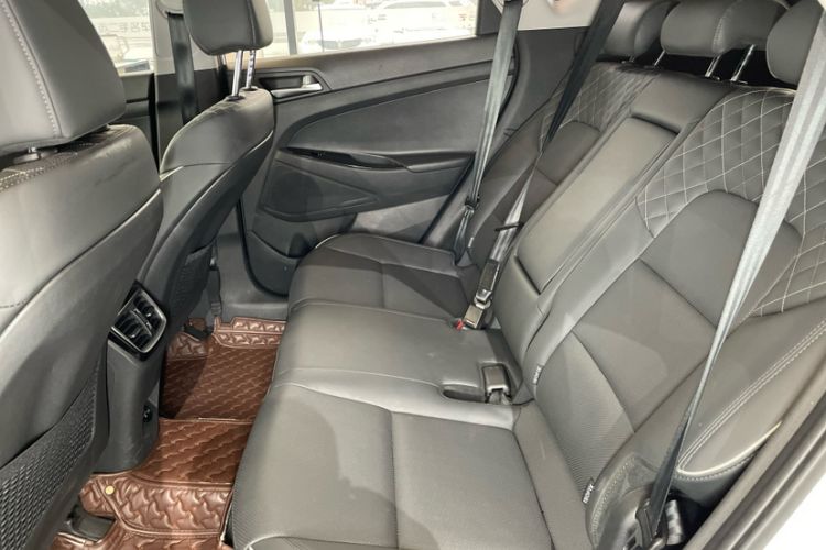 Used Hyundai Tucson 2019 280TGDi Dual-Clutch Two-Wheel Drive Fashion Edition China VI Standard Interior 4