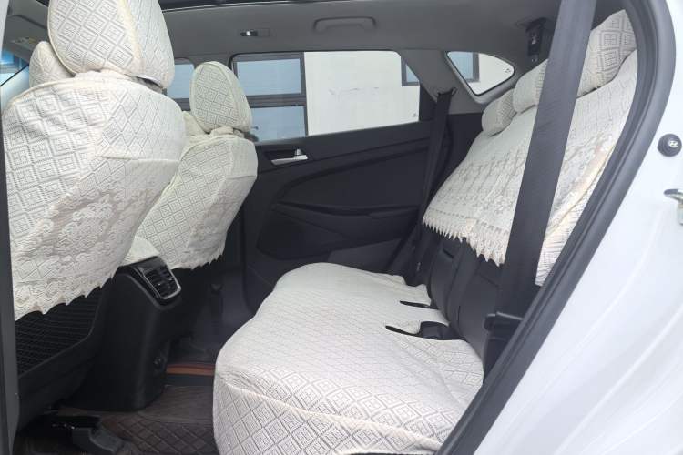 Used Hyundai Tucson 2019 280TGDi Dual-Clutch Two-Wheel Drive Fashion Edition China V Standard Interior 4