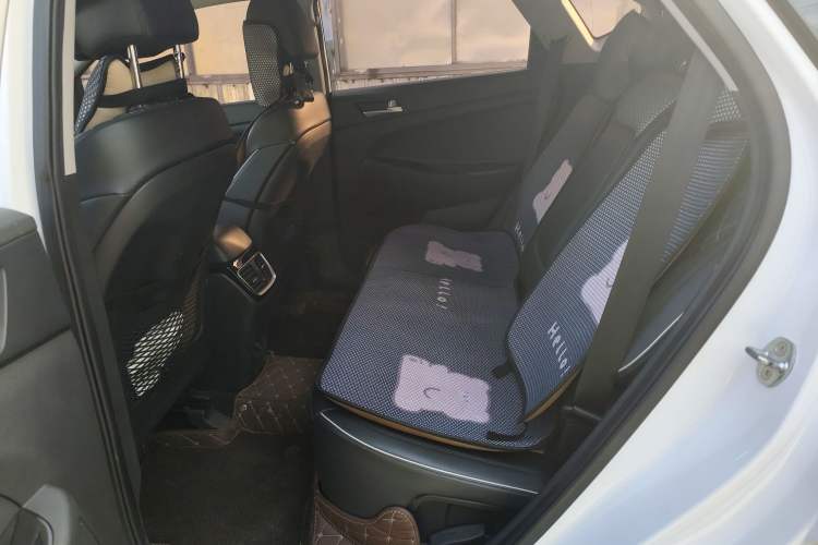 Used Hyundai Tucson 2019 280TGDi Dual-Clutch Two-Wheel Drive Smart Connect Version China V Standard Interior 4