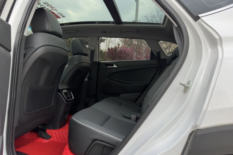 Used Hyundai Tucson 2019 280TGDi Dual-Clutch Two-Wheel Drive Fashion Edition China VI Standard Interior 5