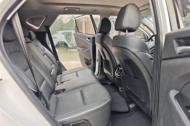 Used Hyundai Tucson 2019 280TGDi Dual-Clutch Two-Wheel Drive Fashion Edition China VI Standard Interior 5
