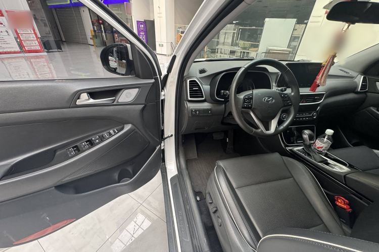 Used Hyundai Tucson 2019 280TGDi Dual-Clutch Two-Wheel Drive Fashion Edition China VI Standard Interior 5