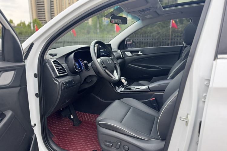 Used Hyundai Tucson 2019 280TGDi Dual-Clutch Two-Wheel Drive Fashion Edition China VI Standard Interior 5