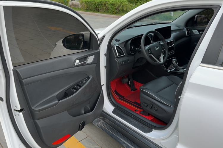 Used Hyundai Tucson 2019 280TGDi Dual-Clutch Two-Wheel Drive Fashion Edition China VI Standard Interior 6