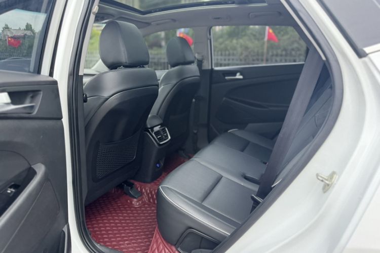 Used Hyundai Tucson 2019 280TGDi Dual-Clutch Two-Wheel Drive Fashion Edition China VI Standard Interior 6
