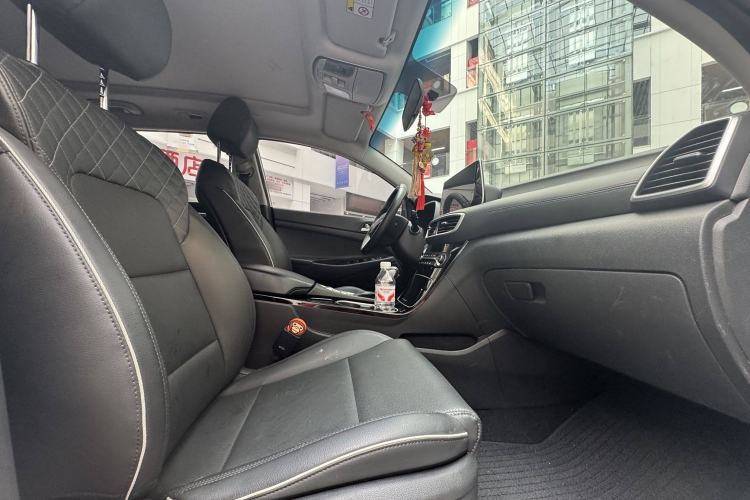 Used Hyundai Tucson 2019 280TGDi Dual-Clutch Two-Wheel Drive Fashion Edition China VI Standard Interior 8
