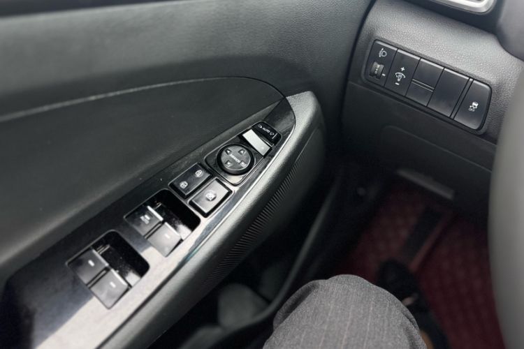 Used Hyundai Tucson 2019 280TGDi Dual-Clutch Two-Wheel Drive Fashion Edition China VI Standard Interior 8