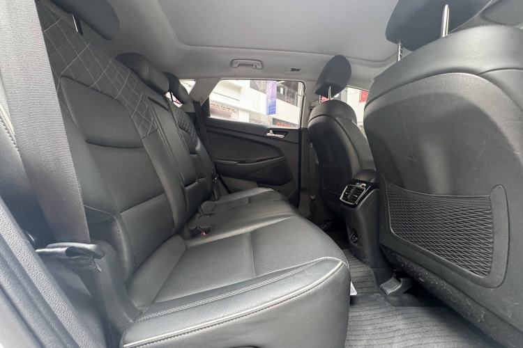 Used Hyundai Tucson 2019 280TGDi Dual-Clutch Two-Wheel Drive Fashion Edition China VI Standard Interior 9