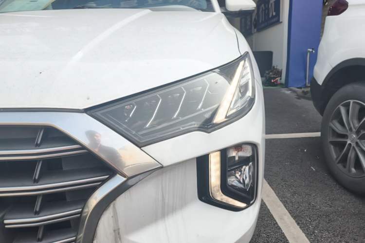 Used Hyundai Tucson 2019 280TGDi Dual-Clutch Two-Wheel Drive Fashion Edition China VI Standard Left Front Headlight