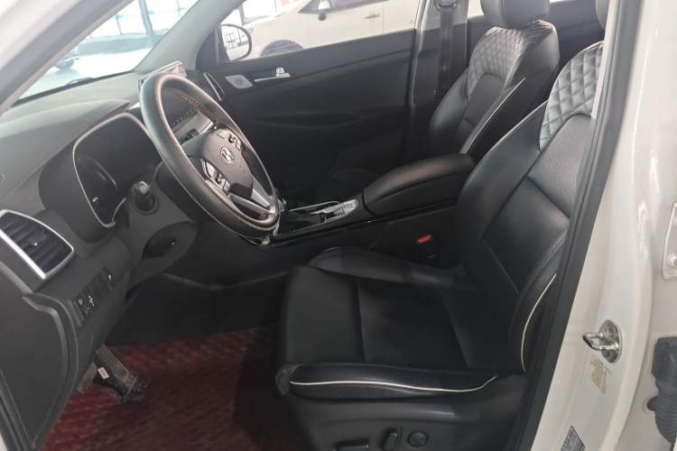 Used Hyundai Tucson 2019 280TGDi Dual-Clutch Two-Wheel Drive Fashion Edition China VI Standard Left Front Seat