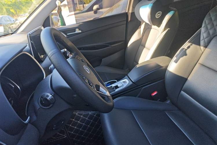 Used Hyundai Tucson 2019 280TGDi Dual-Clutch Two-Wheel Drive Luxury Edition China V Standard Left Front Seat