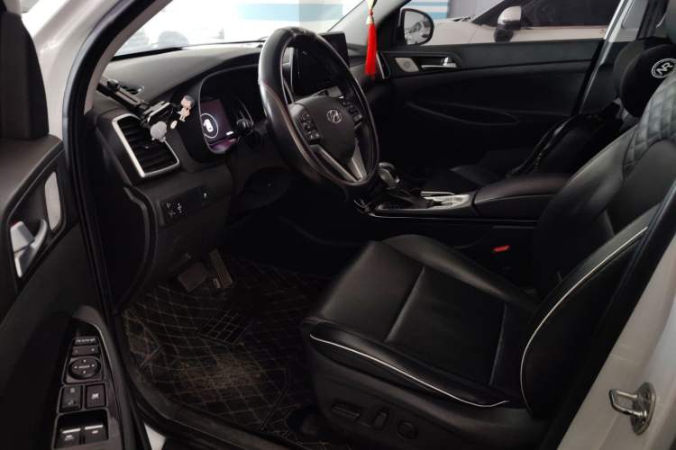 Used Hyundai Tucson 2019 280TGDi Dual-Clutch Two-Wheel Drive Fashion Edition China VI Standard Left Front Seat