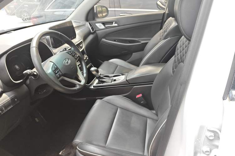 Used Hyundai Tucson 2019 280TGDi Dual-Clutch Two-Wheel Drive Fashion Edition China VI Standard Left Front Seat