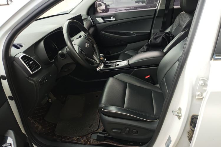 Used Hyundai Tucson 2019 280TGDi Dual-Clutch Two-Wheel Drive Luxury Edition China V Standard Left Front Seat