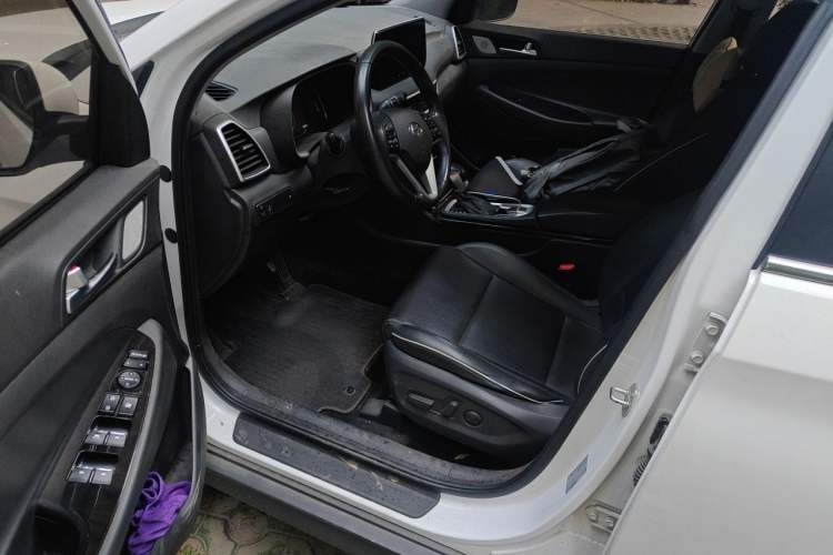 Used Hyundai Tucson 2019 280TGDi Dual-Clutch Two-Wheel Drive Fashion Edition China VI Standard Left Front Seat