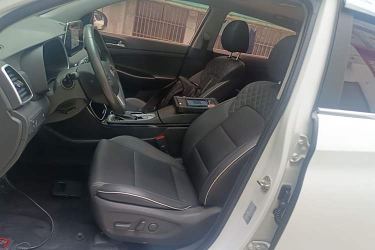 Used Hyundai Tucson 2019 280TGDi Dual-Clutch Two-Wheel Drive Smart Connect Version China V Standard Left Front Seat