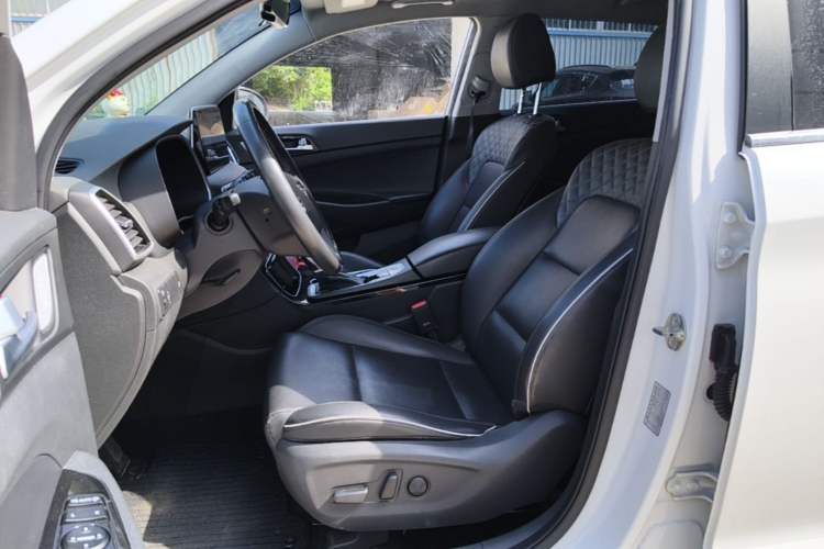 Used Hyundai Tucson 2019 280TGDi Dual-Clutch Two-Wheel Drive Smart Connect Version China V Standard Left Front Seat