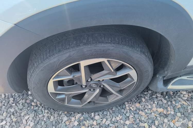 Used Hyundai Tucson 2019 280TGDi Dual-Clutch Two-Wheel Drive Smart Connect Version China VI Left Front Wheel Hub