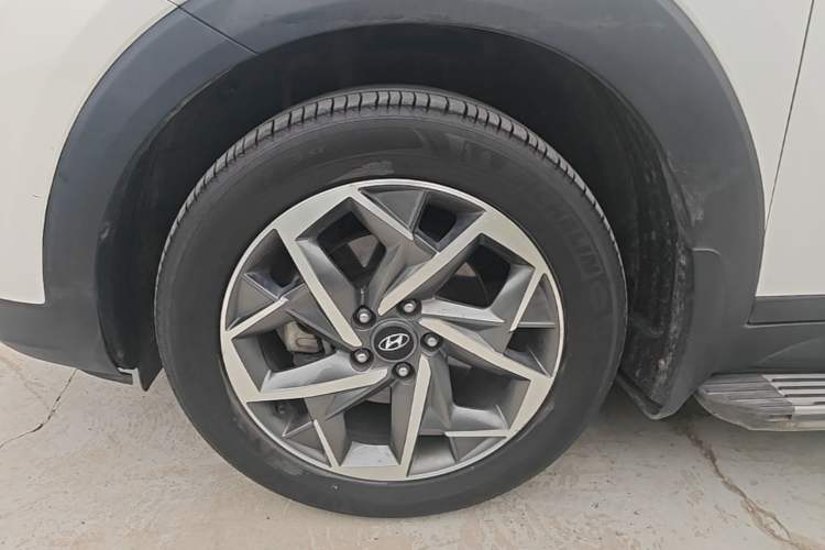 Used Hyundai Tucson 2019 280TGDi Dual-Clutch Two-Wheel Drive Smart Connect Version China V Standard Left Front Wheel Hub