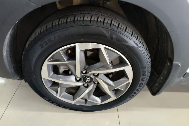 Used Hyundai Tucson 2019 280TGDi Dual-Clutch Two-Wheel Drive Fashion Edition China VI Standard Left Front Wheel Hub